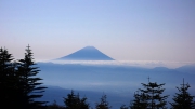 富士山もポッカリと