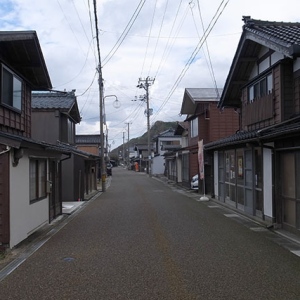 妻入り様式の建物