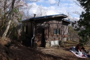畦ヶ丸避難小屋