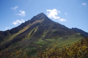 利尻山頂上を望む