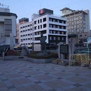 飯坂温泉駅前